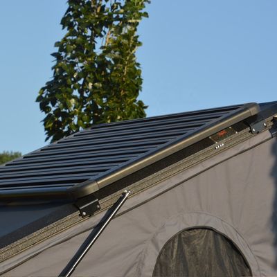 Entdecken Sie das perfekte Vier-Jahreszeiten-Zelt Ein Schlafzimmer Pop-Up-Aluminium-Dach-Oberzelt mit Dachplattform