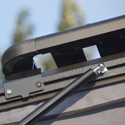 Entdecken Sie das perfekte Vier-Jahreszeiten-Zelt Ein Schlafzimmer Pop-Up-Aluminium-Dach-Oberzelt mit Dachplattform