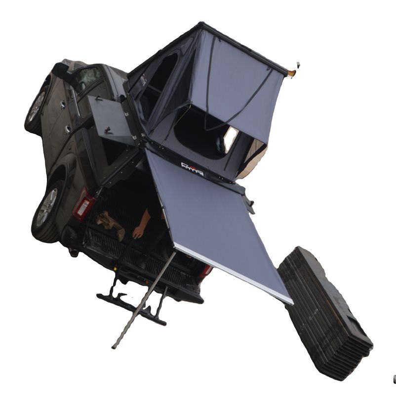 Schwarzes Dachboden mit Hard Shell-Dachzelt mit Kondensmatratze und Rollbar